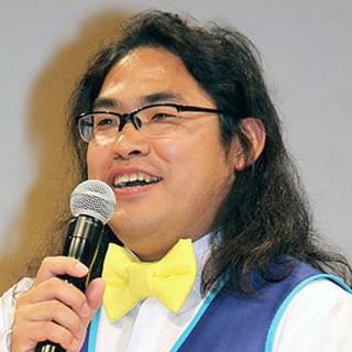 中岡創一