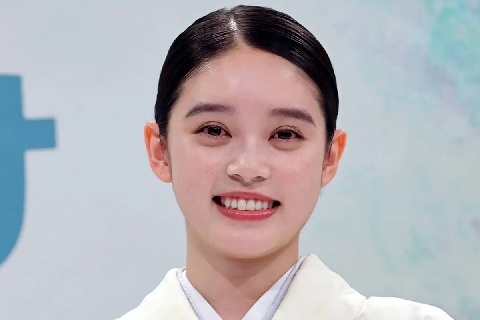 高石あかり