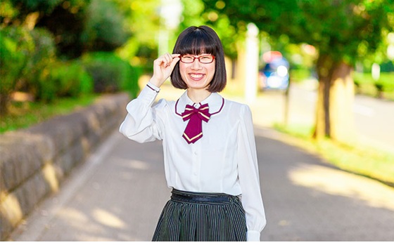 たかまつなな